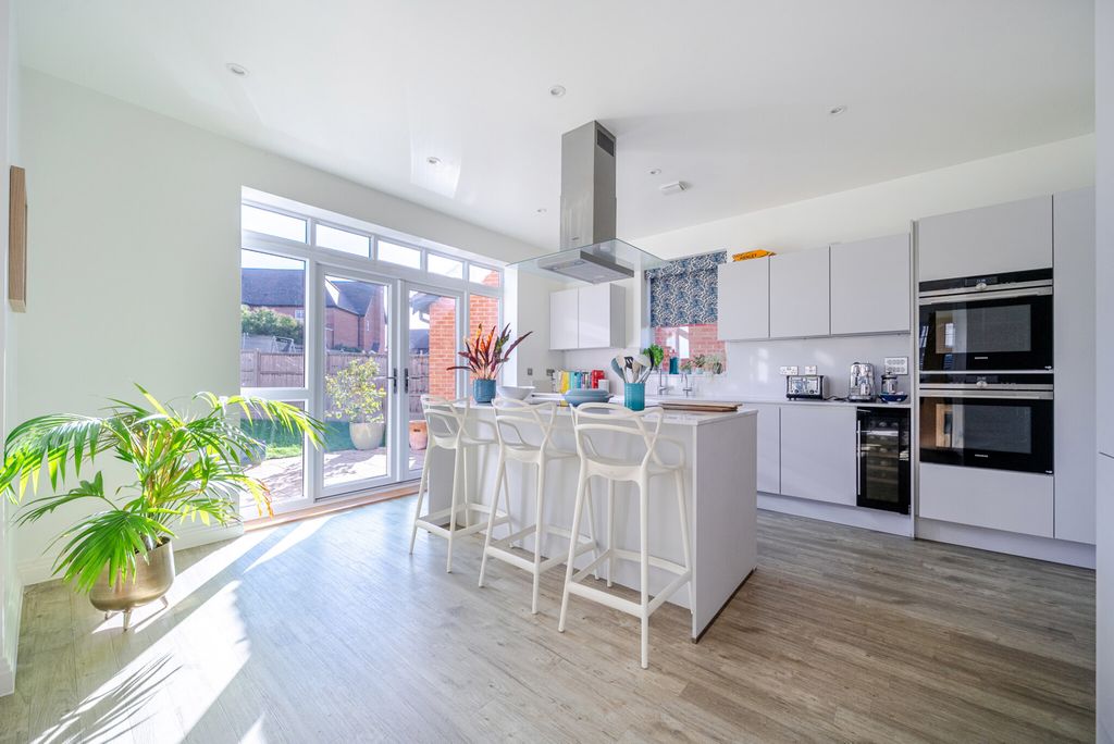 Property photo 2 of 18 1370770-2-68Fb5cd...