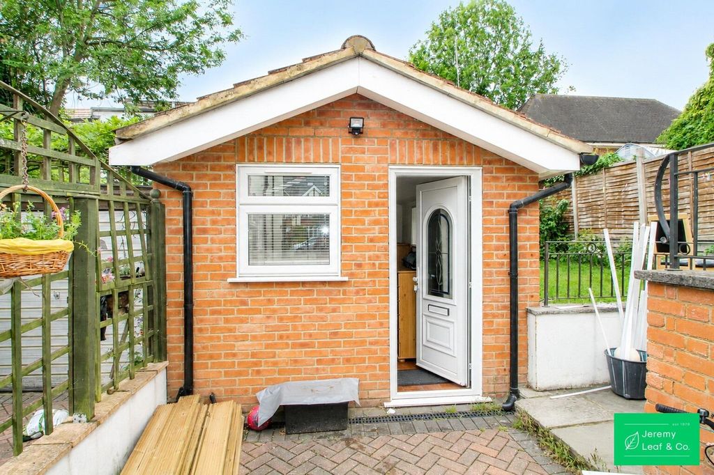 Property photo 1 of 6 Outbuilding