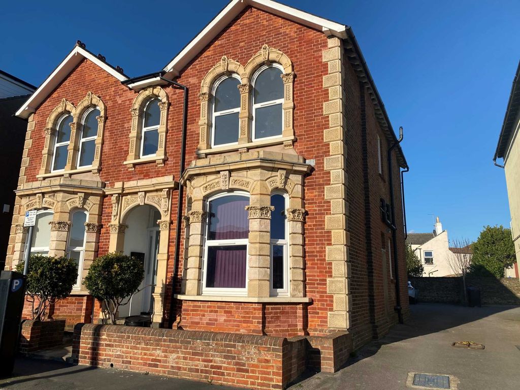 Property photo 1 of 6