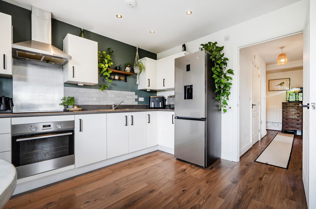 Property photo 2 of 10 1485547-8-6A6718B...