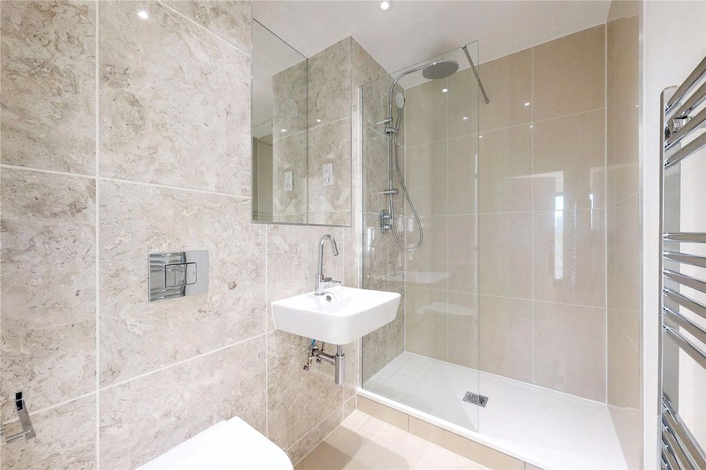 Additional image 8 of 2 bed flat for saleCity View Point E14