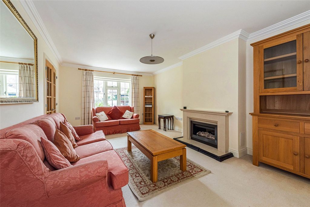 Property photo 3 of 15 Sitting Room