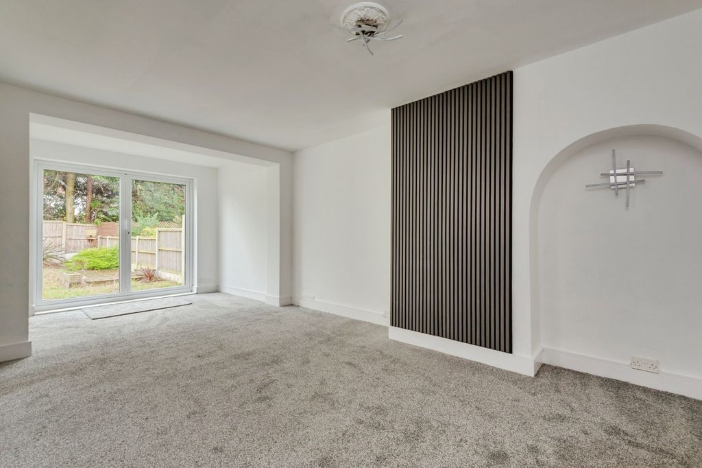 Property photo 3 of 20 Pbox-Img.Jpg