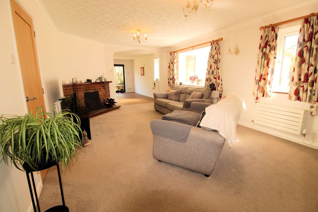Property photo 3 of 23 Img_2914