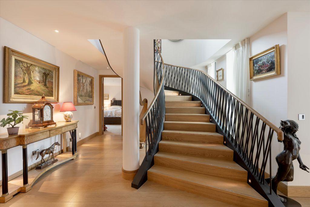 Property photo 3 of 13 Image