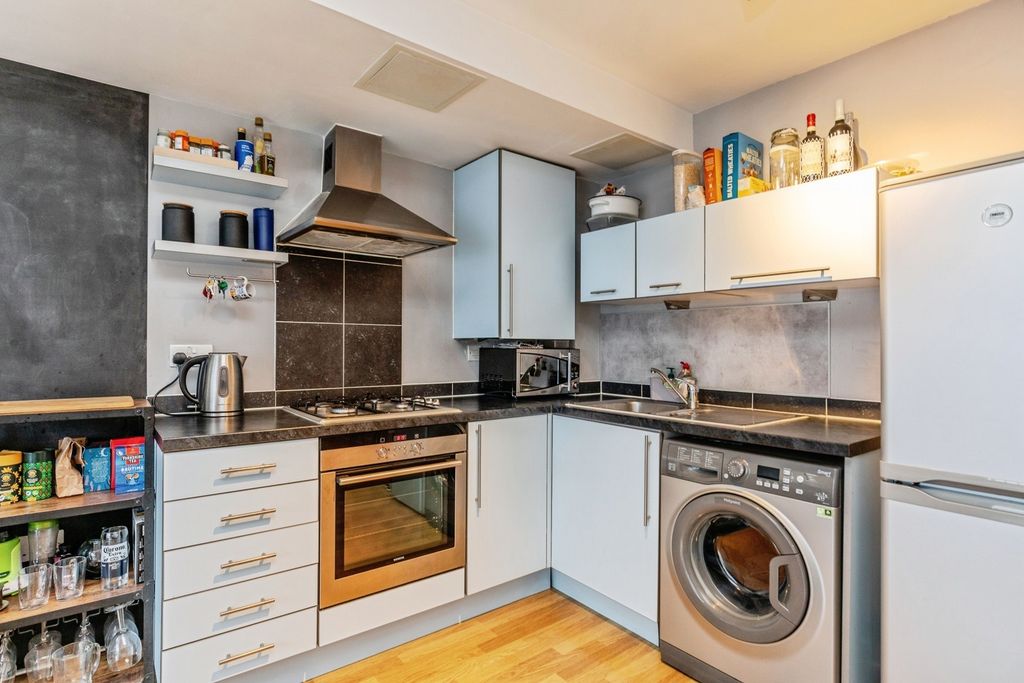 Property photo 3 of 10 Pbox-Img.Jpg