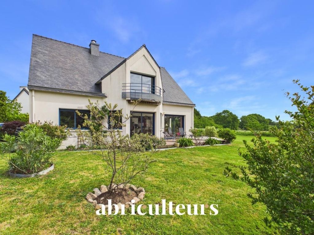 Property photo 1 of 17 Family Home In Carnac Town Center With A Large Garden And High-End Features – 159 m² – 7 Rooms