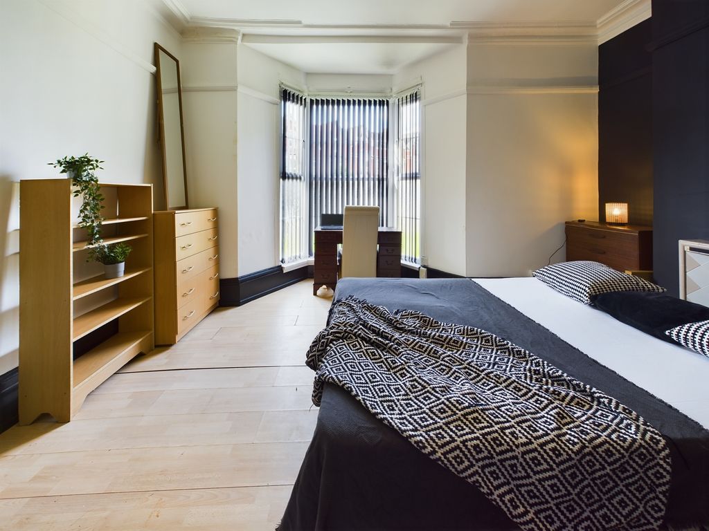 Property photo 3 of 35