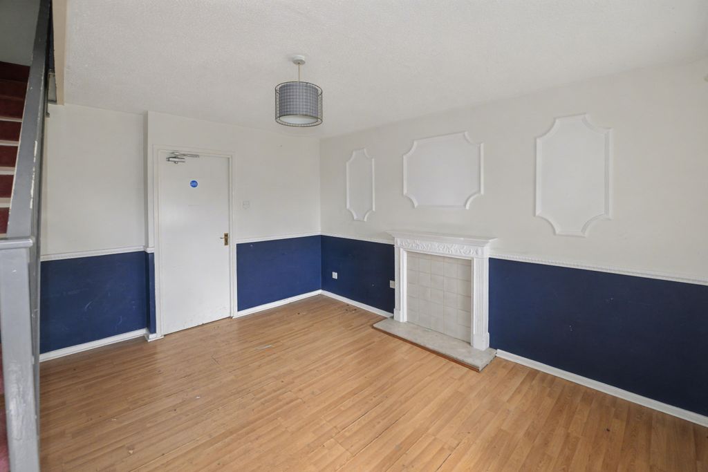 Property photo 3 of 15 94 Kingshurst Way, Kingshurst, Birmingham, B37 6Jq