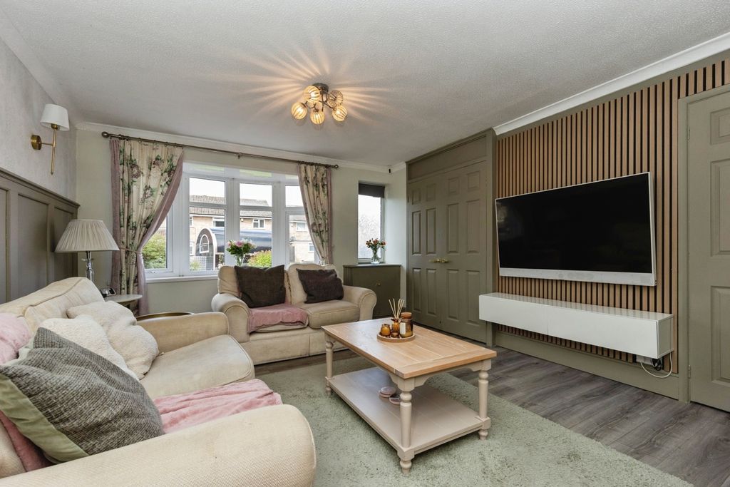 Property photo 3 of 19 Pbox-Img.Jpg