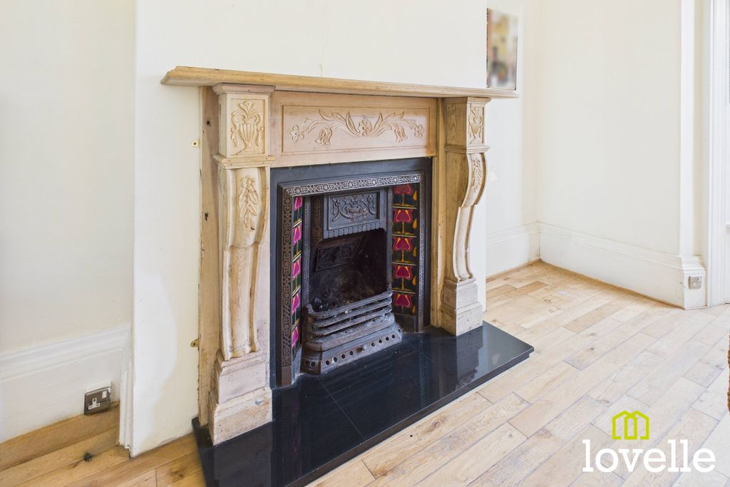 Property photo 3 of 45