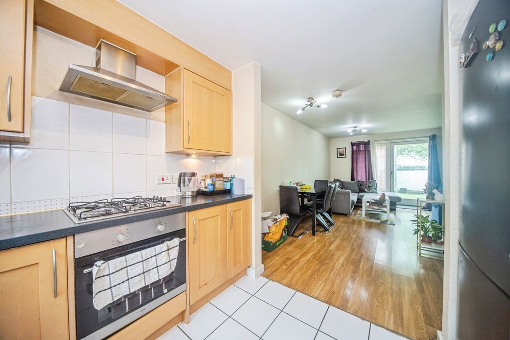 Property photo 3 of 19 Pbox-Img.Jpg