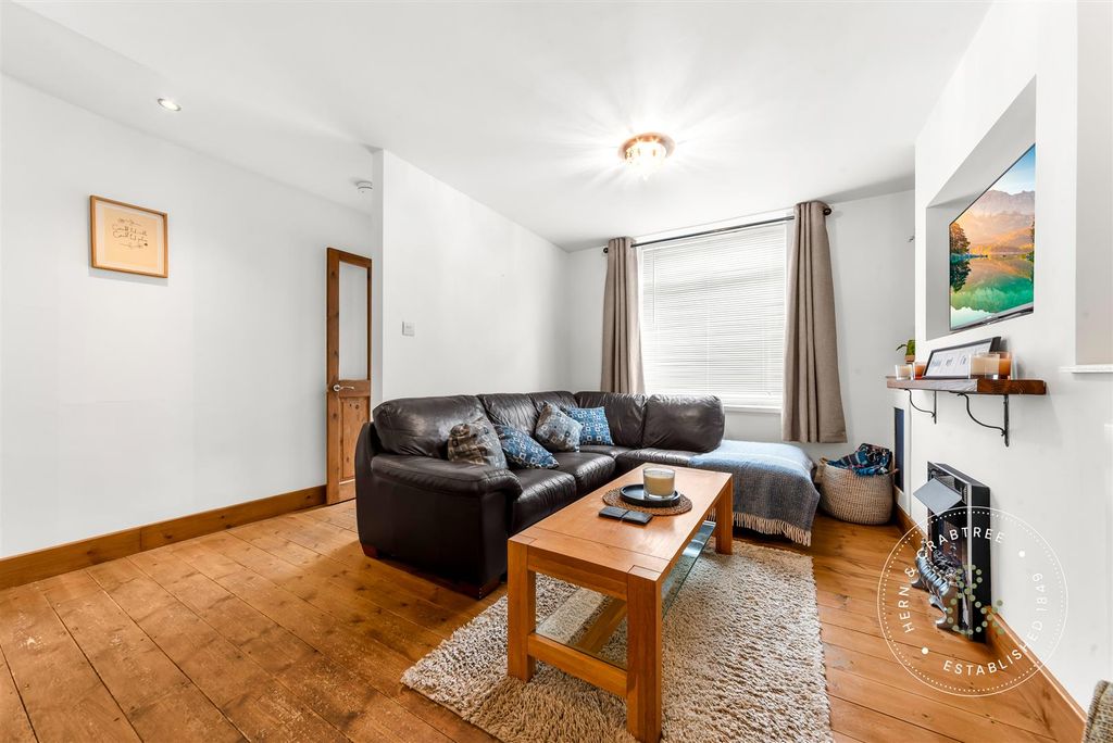 Property photo 3 of 36 Tynant-Street-16.Jpg