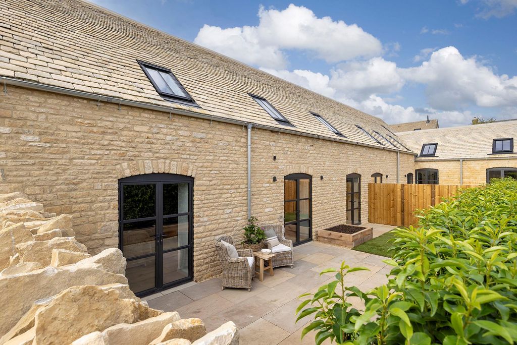 Property photo 1 of 19 Image