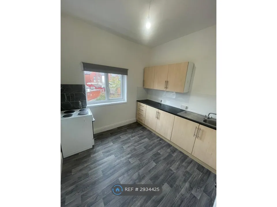 Apartment in Manchester M9 - View 3