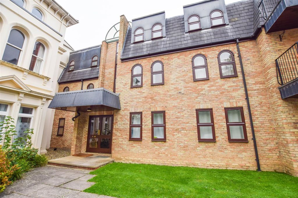 Property photo 1 of 6 11Amb.Jpg