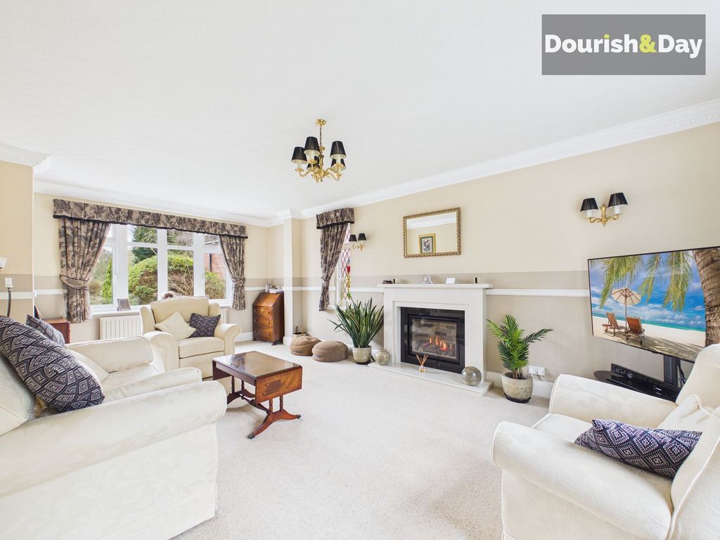 Property photo 2 of 35