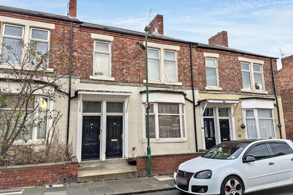 Property photo 2 of 13 35 Selbourne Street, South Shields, Ne33 2Tb
