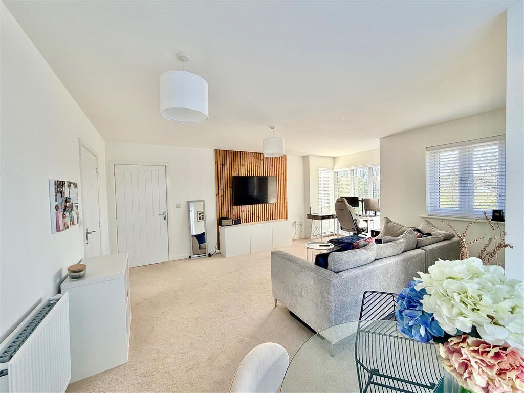 Property photo 3 of 12 Img_2979.Jpeg