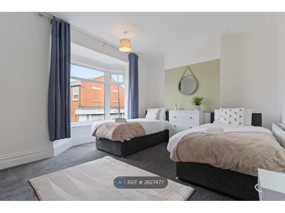 Property photo 3 of 27