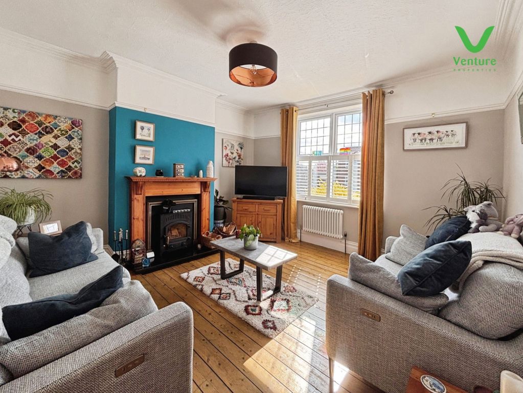 Property photo 3 of 23 Pbox-Img.Jpeg