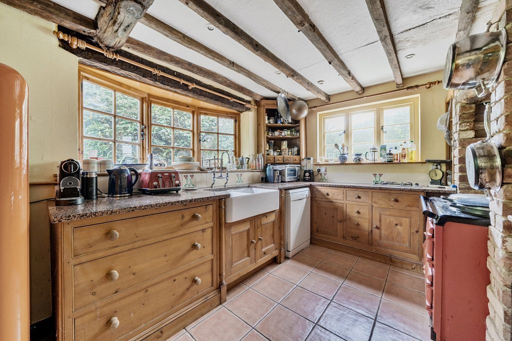 Property photo 3 of 17 Kitchen