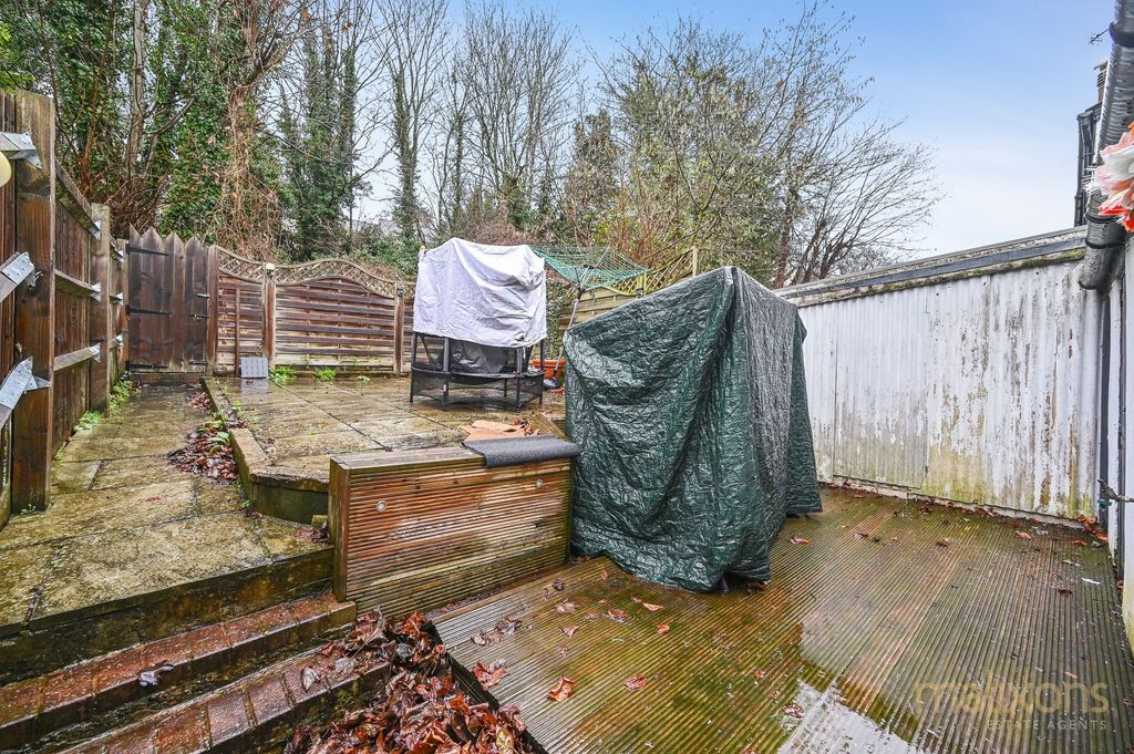 Property photo 2 of 11