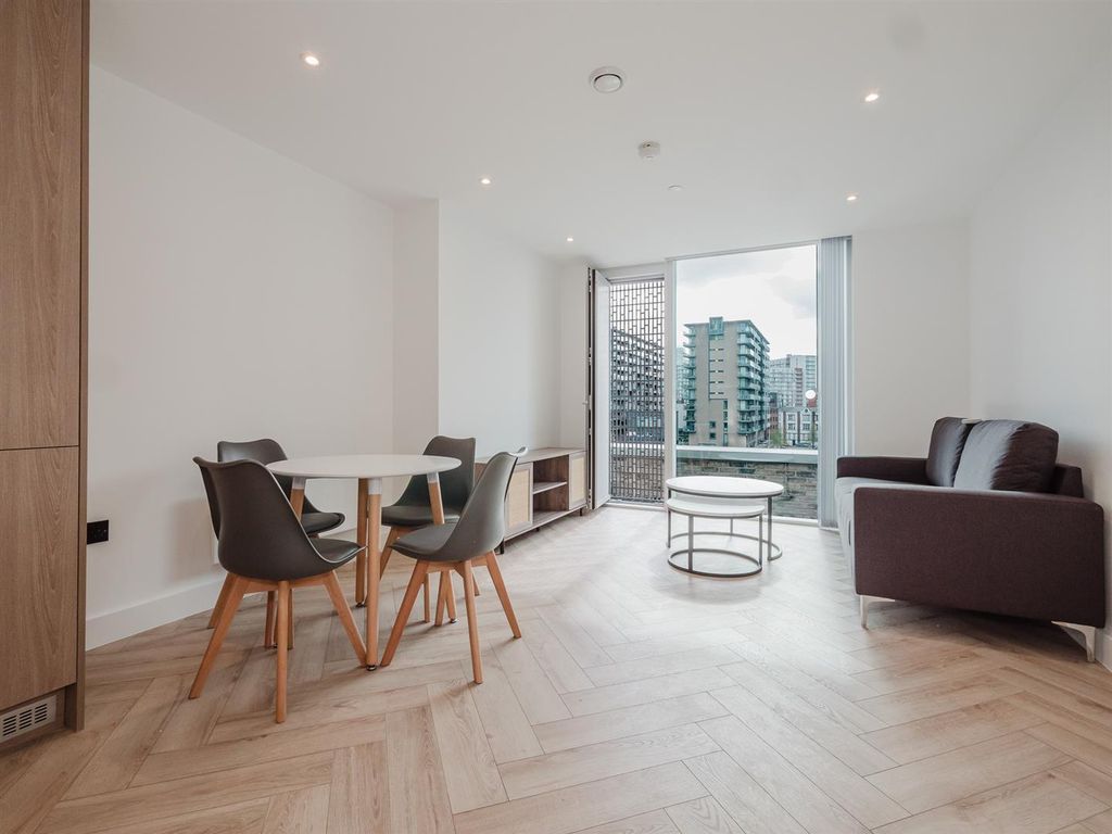 Property photo 3 of 11 P1888042.Jpg