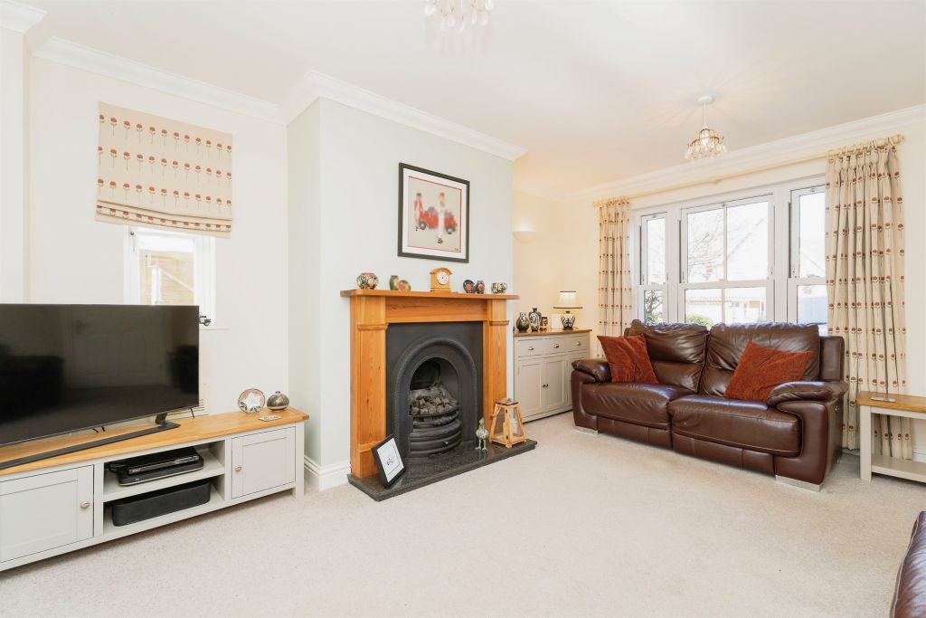 Property photo 2 of 17