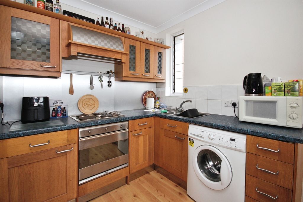Property photo 2 of 8