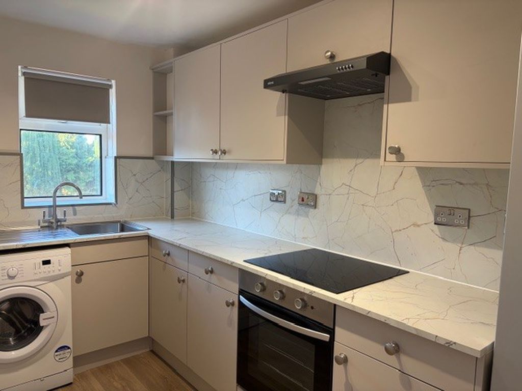 Property photo 2 of 6 Photo 4