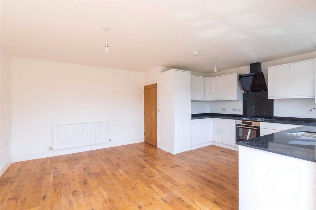 Property photo 3 of 16 Picture No. 12