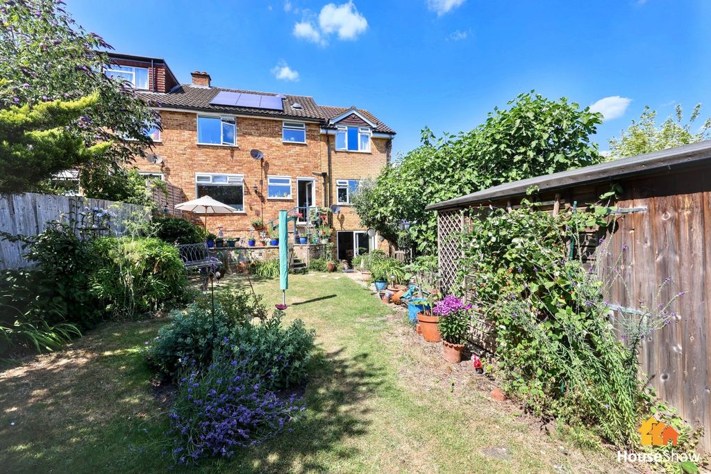 Property photo 2 of 27