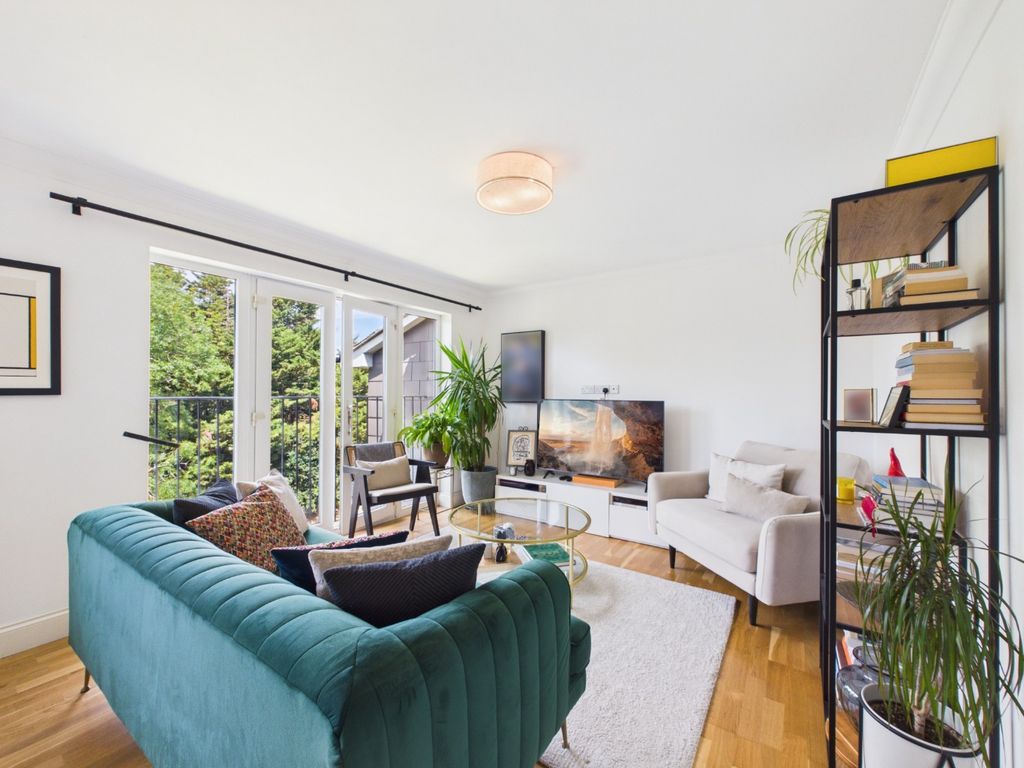 Property photo 3 of 11 5160544