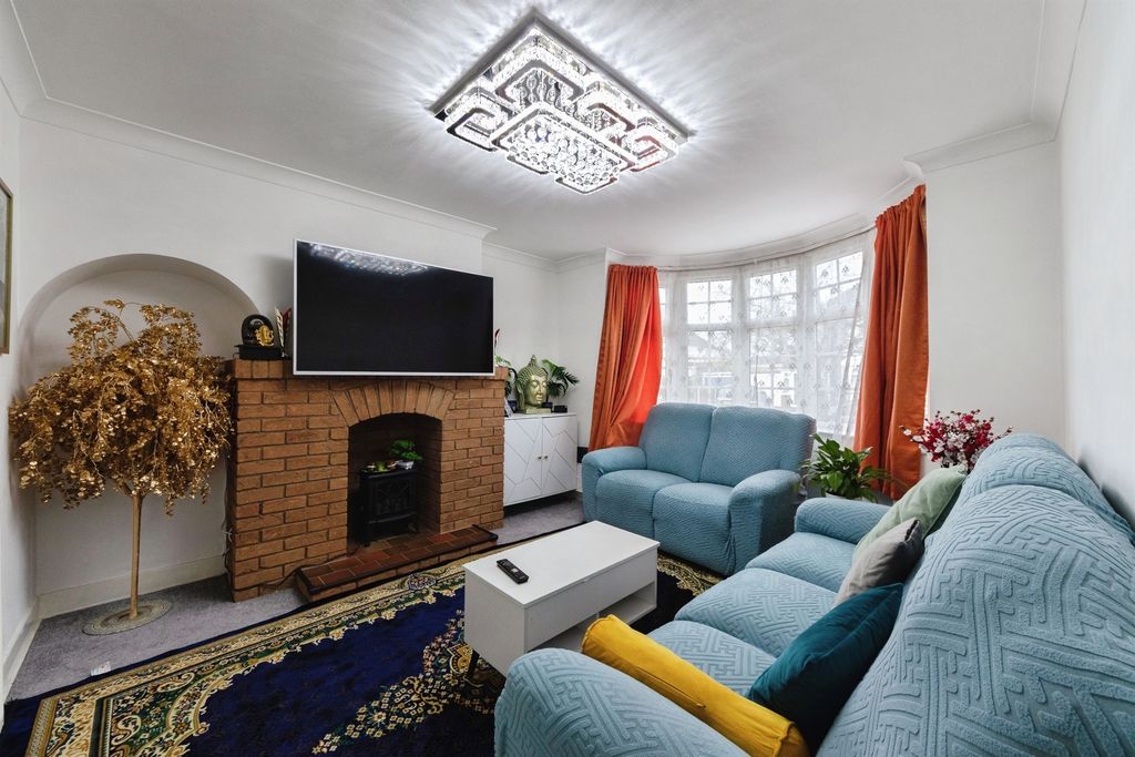 Property photo 3 of 21