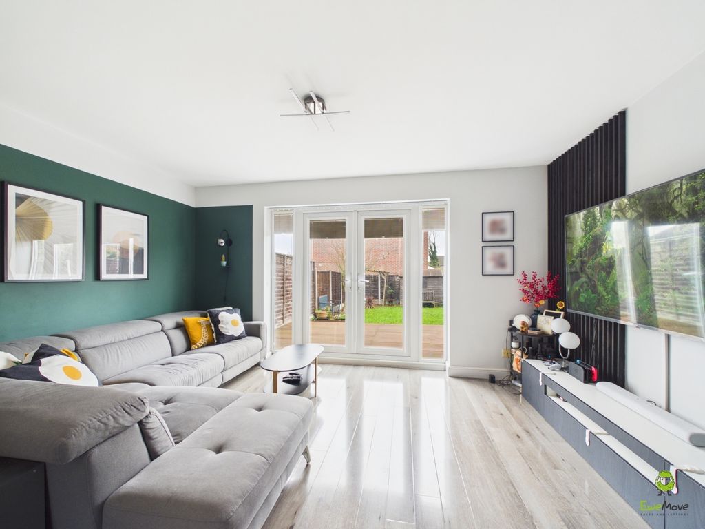 Property photo 2 of 12 Presented By Kevin At Ewemove Bexleyheath And Dart