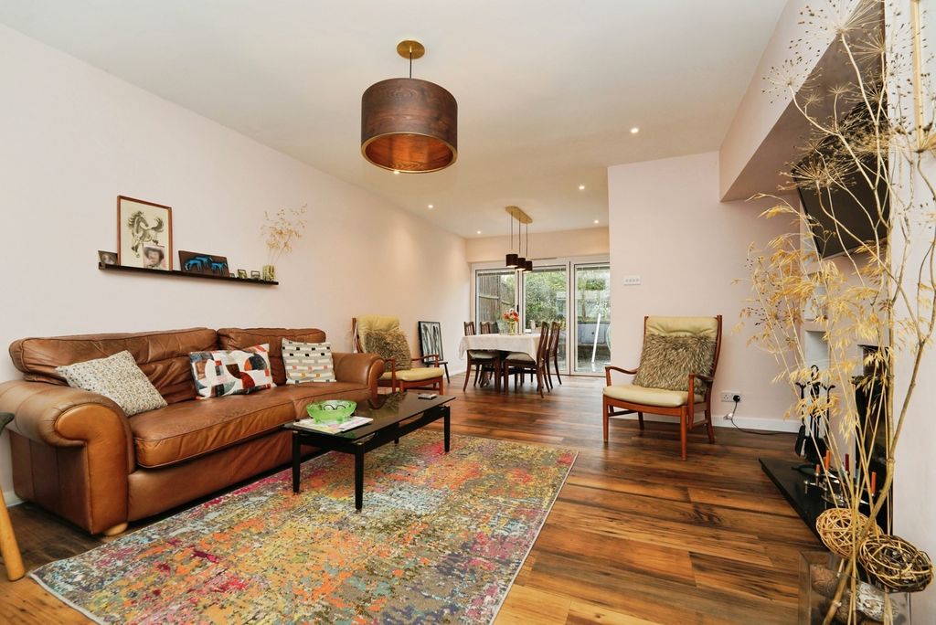 Property photo 3 of 13 Photo