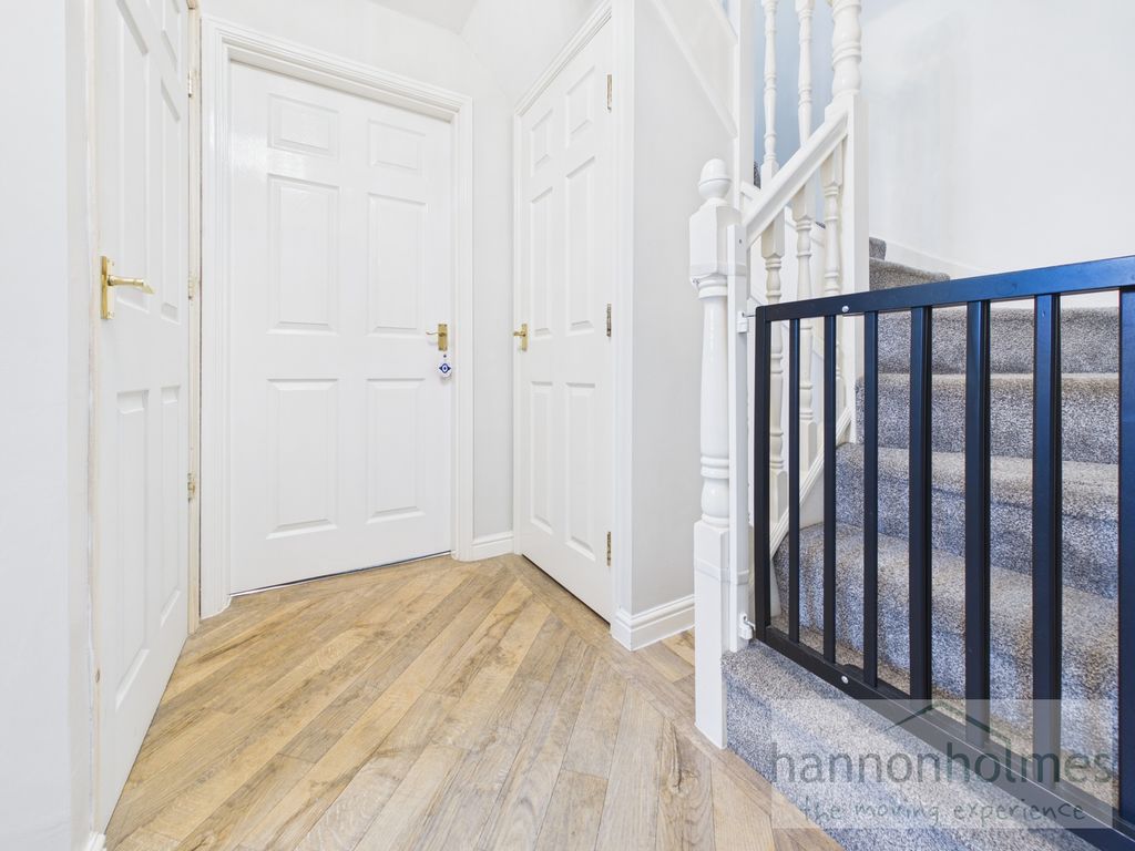 Property photo 3 of 44 Cam05283G0-Pr0182-Still005