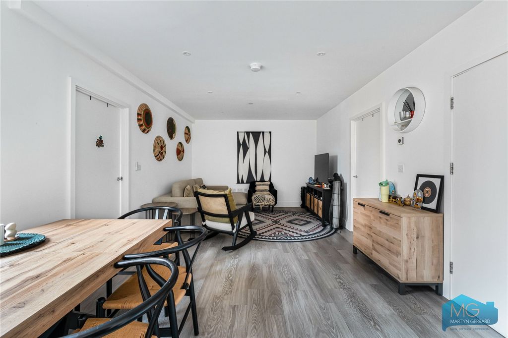 Property photo 2 of 20 Picture No. 30