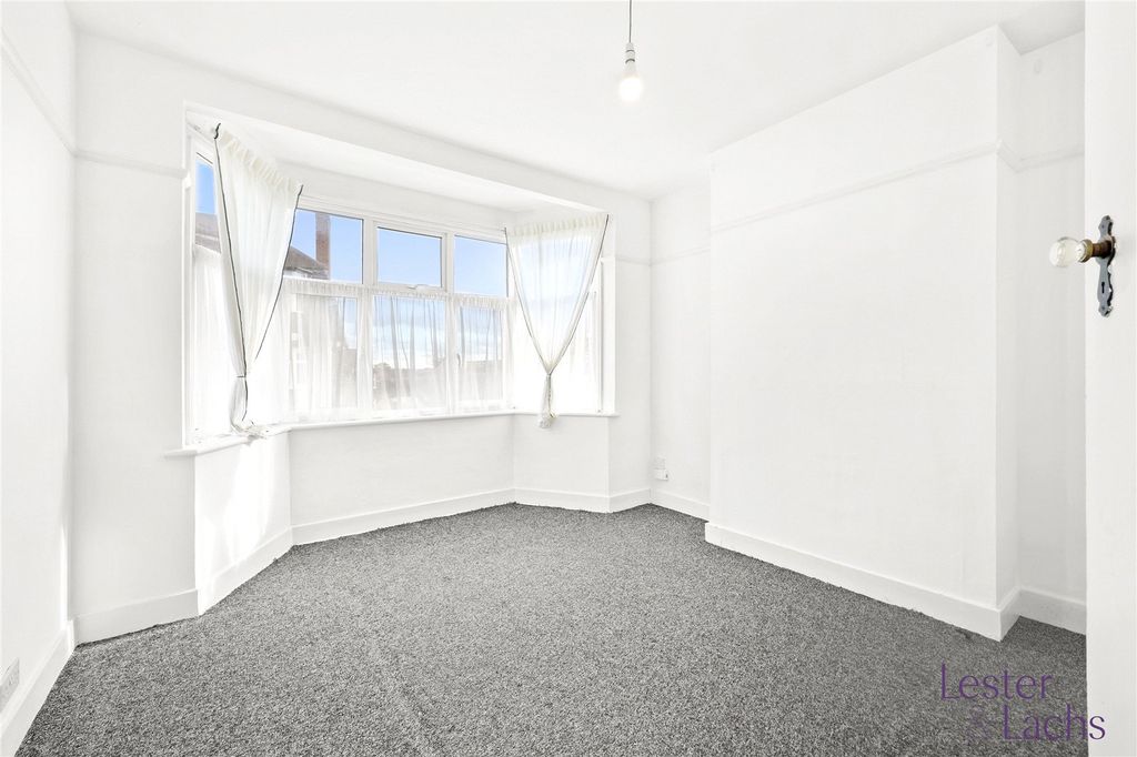 Property photo 2 of 16 Picture No. 08