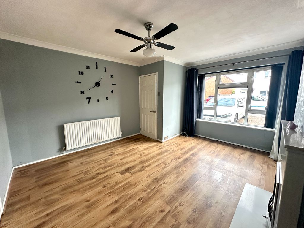 Property photo 3 of 11