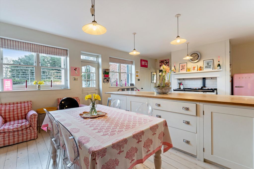 Additional image 16 of 6 bed detached house for saleChieveley, Berkshire RG20