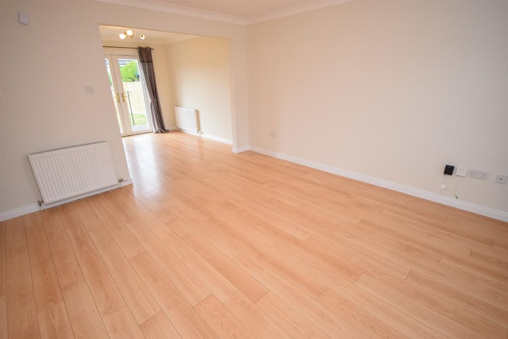 Property photo 3 of 22 Lounge (2)-2.Jpg