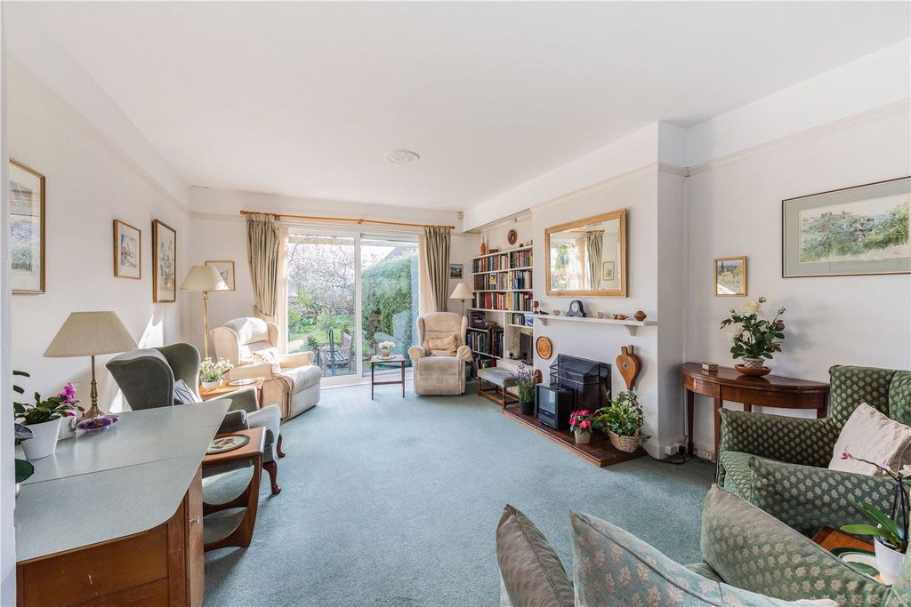 Property photo 2 of 20 Sitting Room