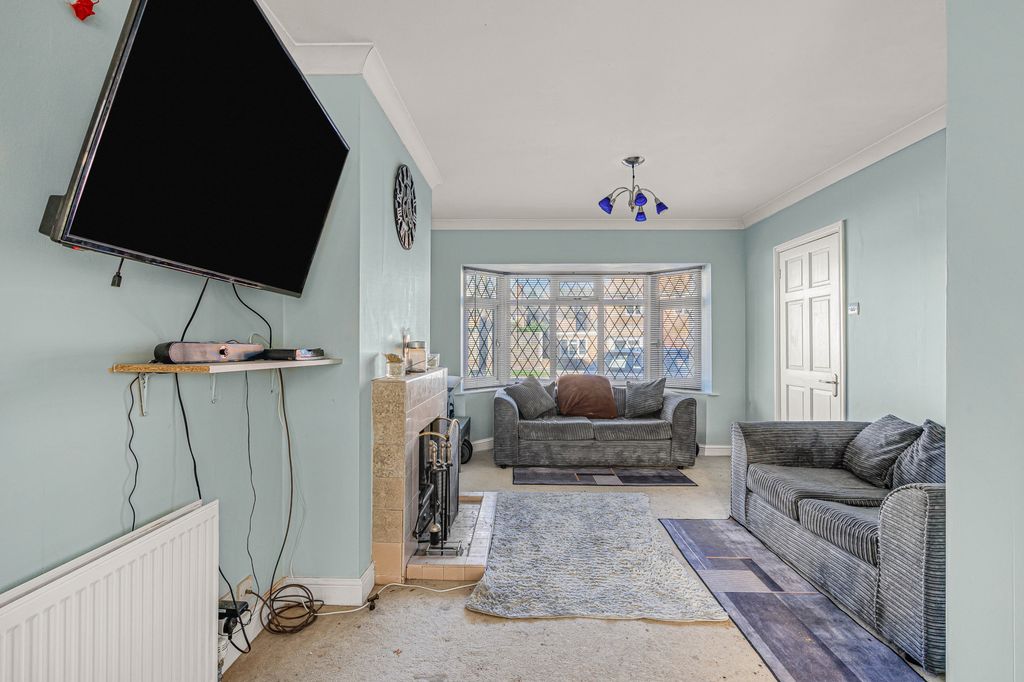 Property photo 2 of 20