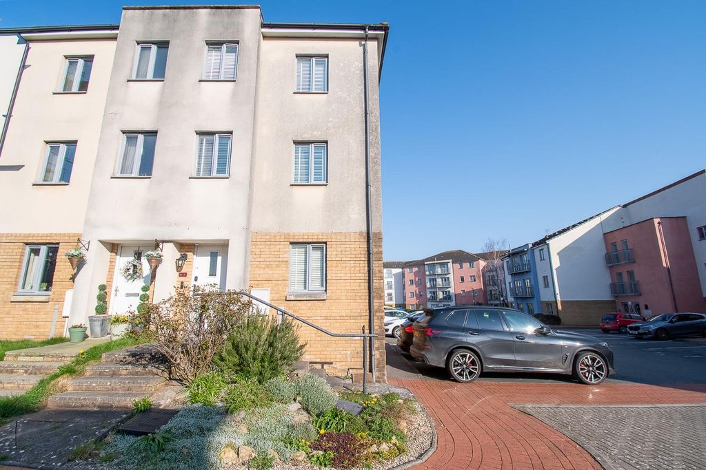 Property photo 1 of 24 Front