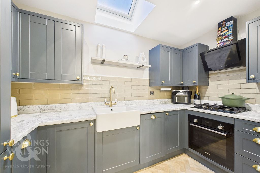 Property photo 3 of 26