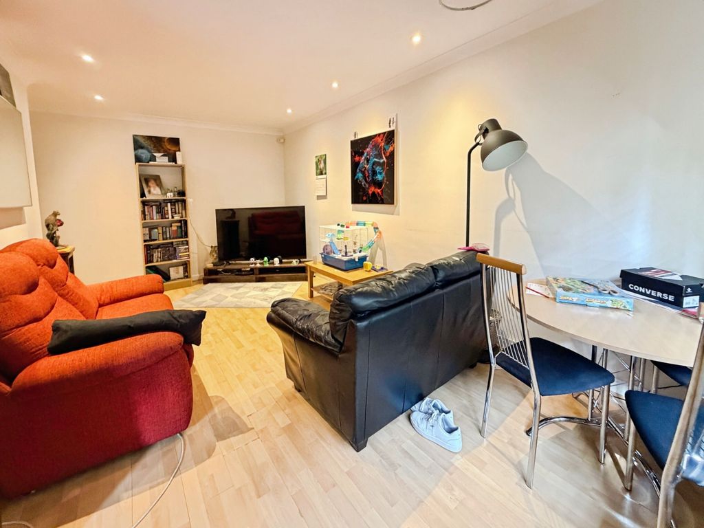 Property photo 1 of 21