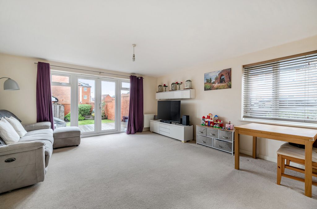 Property photo 3 of 17 1405254-16-698093...