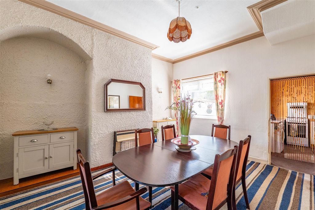 Property photo 3 of 19 Dining Room
